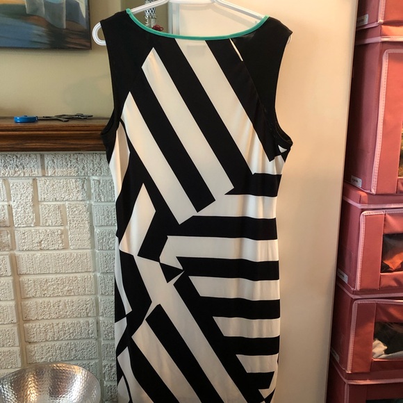 Worthington Sleeveless Black & White dress with Kelly green trim on neck Size 14 - Picture 2 of 2